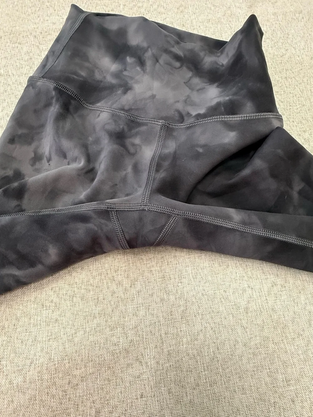 Lululemon Bundle: Size 0 Align Biker Shorts & Wunder Train Diamond Dye Leggings